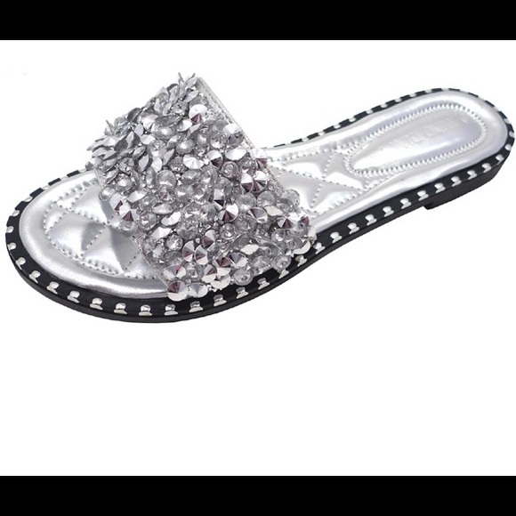 🔥 NEW Sparkling Rhinestone Crystal Slide Flip Flop Silver Sandal in Women 🔥 - Picture 3 of 6